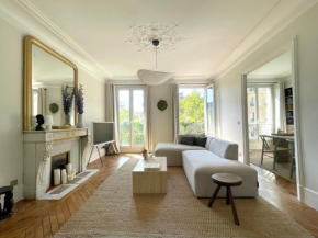 2 Bedroom Stylish Apartment Central Paris